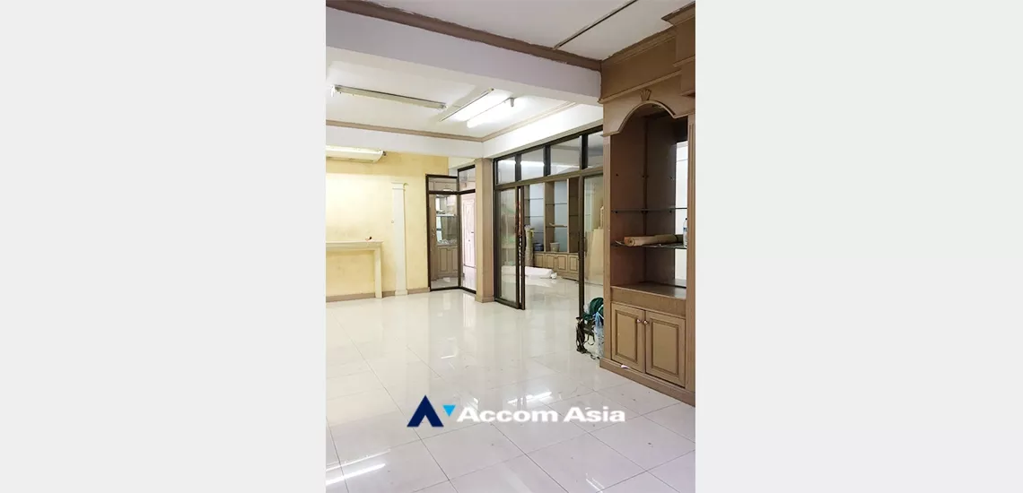 unit Building For Rent in Sukhumvit, Bangkok  near BTS Phra khanong (AA34182)