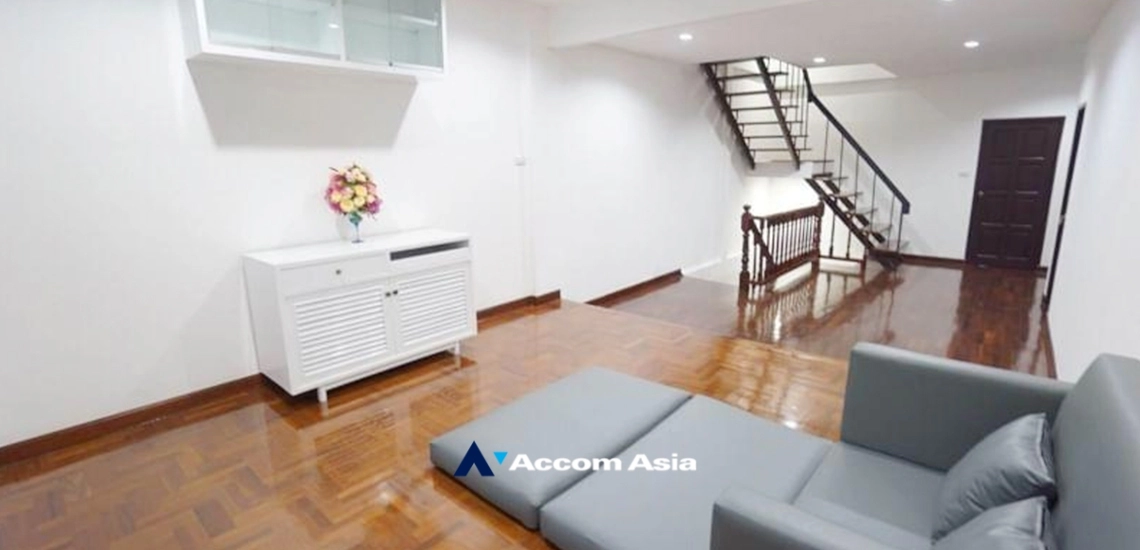 9  4 br Townhouse For Rent in Ratchadaphisek ,Bangkok MRT Rama 9 - MRT Thailand Cultural Center AA34187