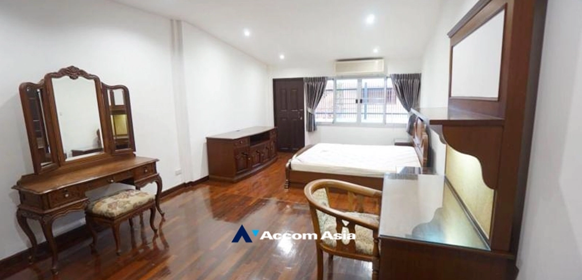 10  4 br Townhouse For Rent in Ratchadaphisek ,Bangkok MRT Rama 9 - MRT Thailand Cultural Center AA34187