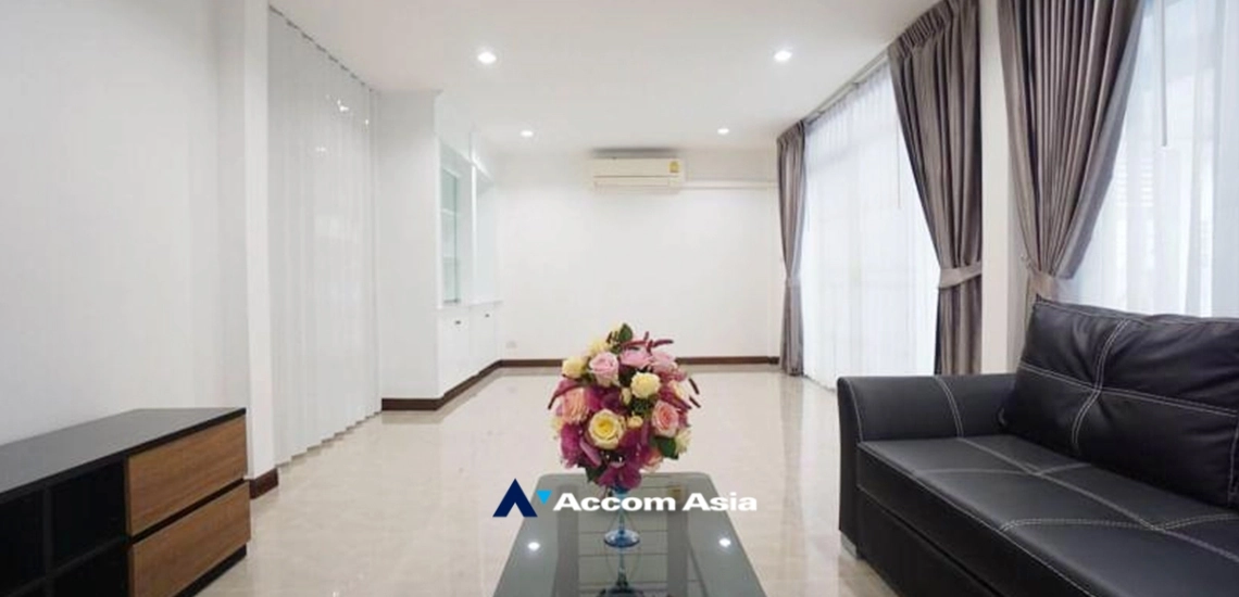  1  4 br Townhouse For Rent in Ratchadaphisek ,Bangkok MRT Rama 9 - MRT Thailand Cultural Center AA34187