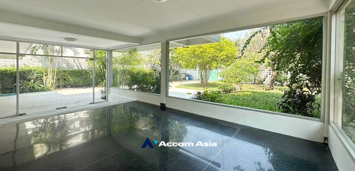 unitHome Office |  3 Bedrooms  House For Rent in Sukhumvit, Bangkok  near BTS Thong Lo (AA34210)