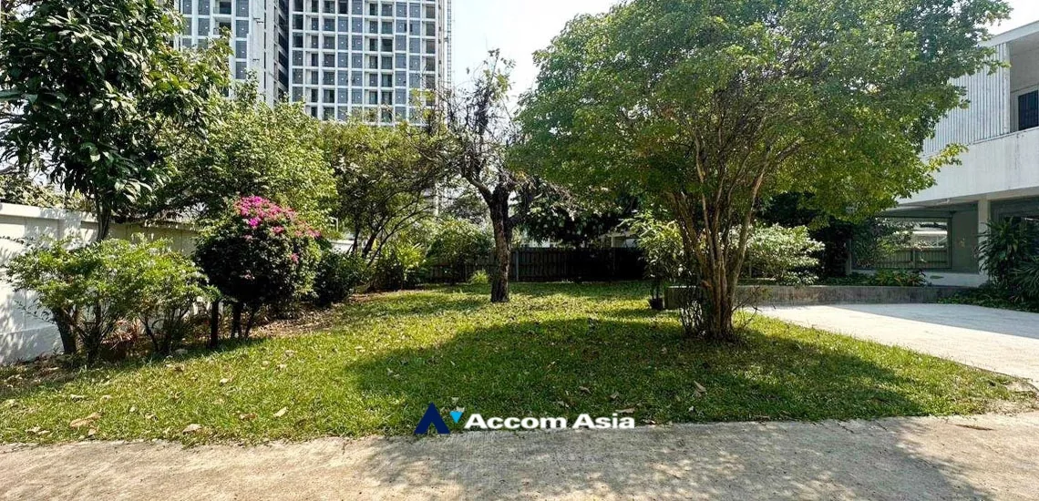  1  3 br House For Rent in Sukhumvit ,Bangkok BTS Thong Lo AA34210