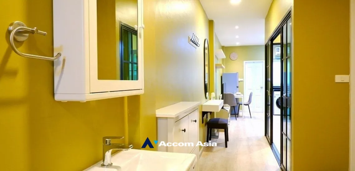 6  4 br Building For Rent in Silom ,Bangkok BTS Chong Nonsi AA34216