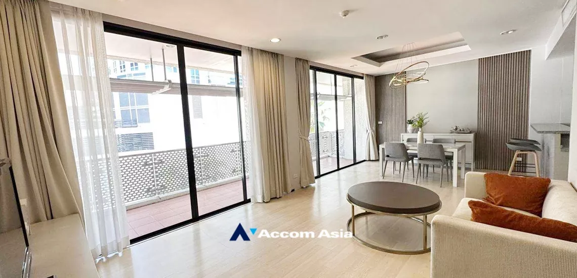  Set on Landscape Court Yard Apartment  2 Bedroom for Rent BTS Ploenchit in Ploenchit Bangkok