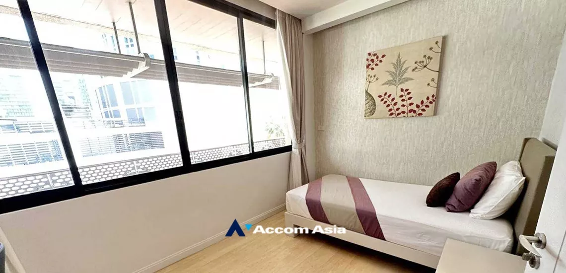 6  2 br Apartment For Rent in Ploenchit ,Bangkok BTS Ploenchit at Set on Landscape Court Yard AA34232