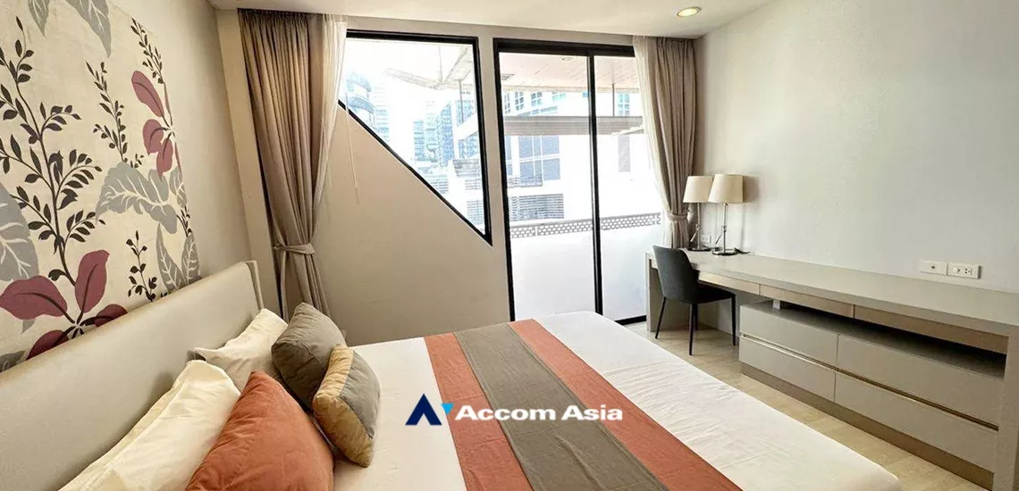 5  2 br Apartment For Rent in Ploenchit ,Bangkok BTS Ploenchit at Set on Landscape Court Yard AA34232