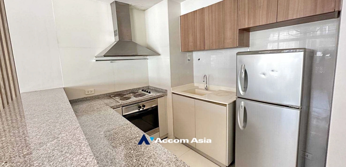unit 2 Bedrooms  Apartment For Rent in Ploenchit, Bangkok  near BTS Ploenchit (AA34232)