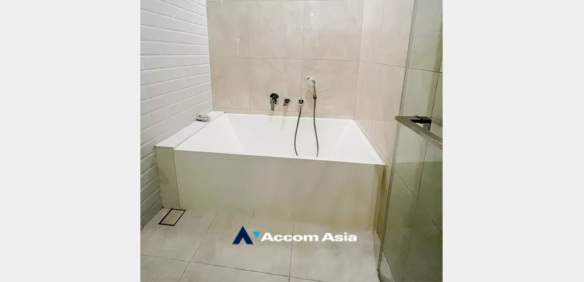 5  1 br Condominium For Sale in Sukhumvit ,Bangkok BTS Ekkamai at Siamese Exclusive 42 AA34234