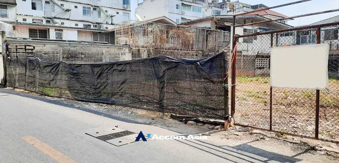  2  Land For Sale in Sathorn ,Bangkok BTS Saint Louis AA34237