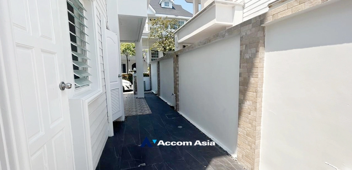 4  3 br House For Rent in Bang Na ,Bangkok BTS Bearing at Fantasia Villa 3  AA34257
