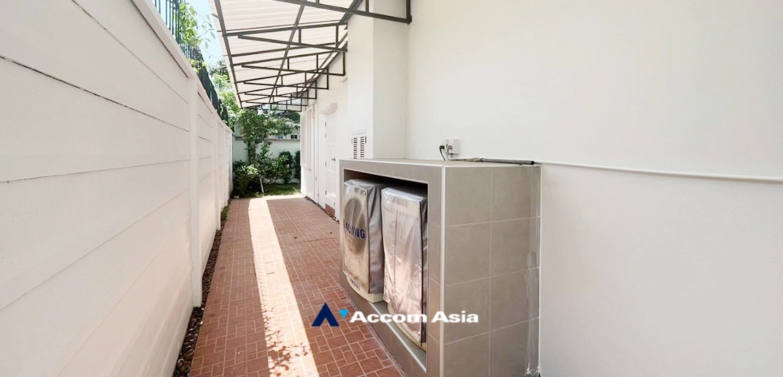 6  3 br House For Rent in Bang Na ,Bangkok BTS Bearing at Fantasia Villa 3  AA34257