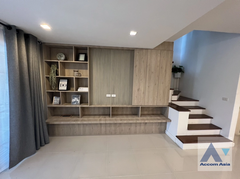 unitFully Furnished |  3 Bedrooms  Townhouse For Rent & Sale in Sukhumvit, Bangkok  near BTS On Nut (AA34259)