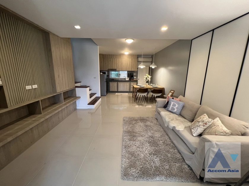 Fully Furnished |  Town Avenue Srinagarin Townhouse  3 Bedroom for Sale & Rent BTS On Nut in Sukhumvit Bangkok