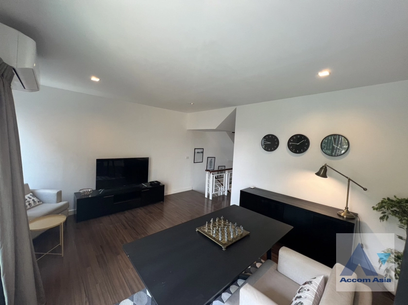 unitFully Furnished |  3 Bedrooms  Townhouse For Rent & Sale in Sukhumvit, Bangkok  near BTS On Nut (AA34259)