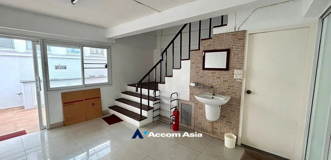 6  3 br Townhouse For Rent in Sukhumvit ,Bangkok BTS Thong Lo AA34265