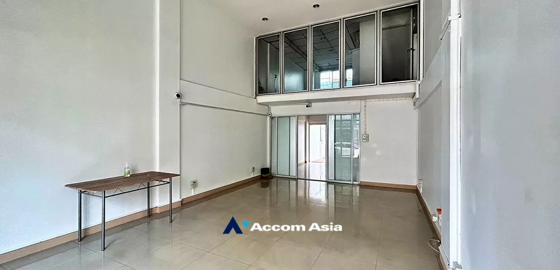  2  3 br Townhouse For Rent in sukhumvit ,Bangkok BTS Thong Lo AA34265