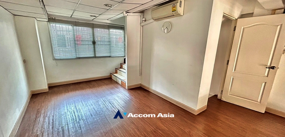 13  3 br Townhouse For Rent in Sukhumvit ,Bangkok BTS Thong Lo AA34265