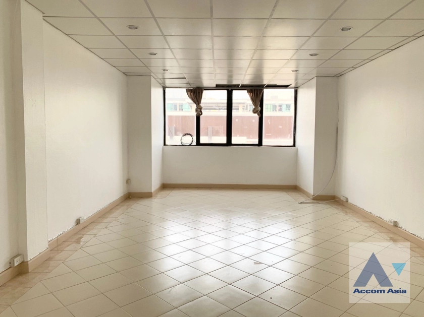 8  3 br Townhouse For Rent in Sukhumvit ,Bangkok BTS Thong Lo AA34265