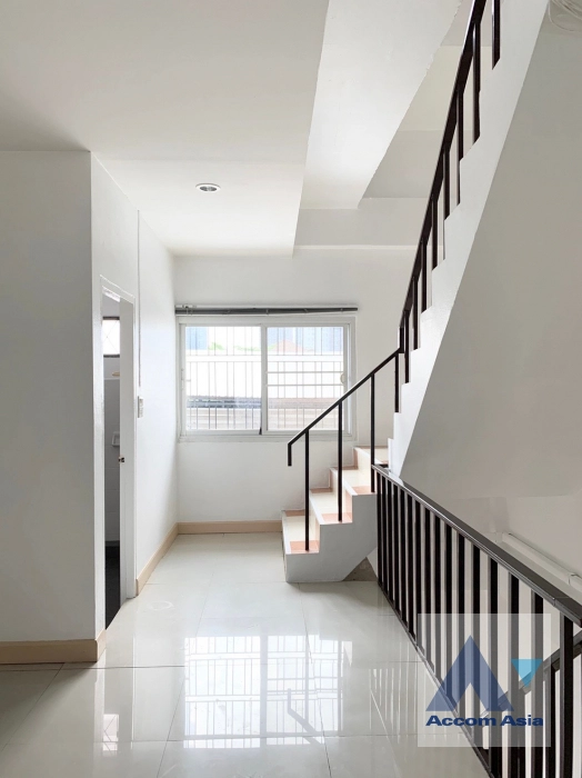 18  3 br Townhouse For Rent in Sukhumvit ,Bangkok BTS Thong Lo AA34265