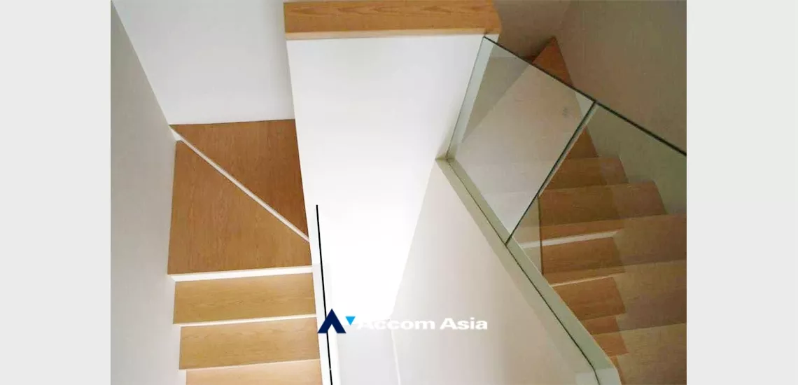 8  1 br Condominium For Rent in Phaholyothin ,Bangkok MRT Phetchaburi - ARL Makkasan at Villa Asoke AA34271