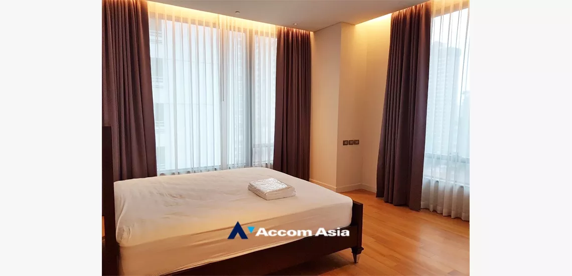 5  2 br Condominium For Rent in Ploenchit ,Bangkok BTS Chitlom at Sindhorn Residence AA34284