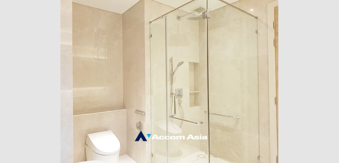 7  2 br Condominium For Rent in Ploenchit ,Bangkok BTS Chitlom at Sindhorn Residence AA34284