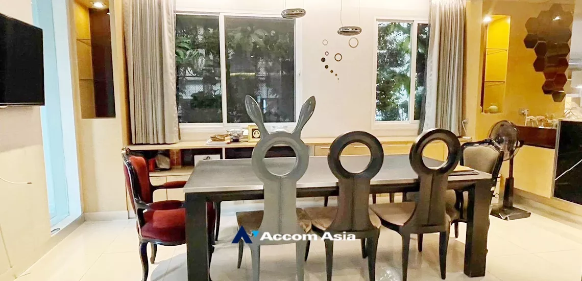  4 Bedrooms  House For Rent & Sale in Pattanakarn, Bangkok  (AA34286)