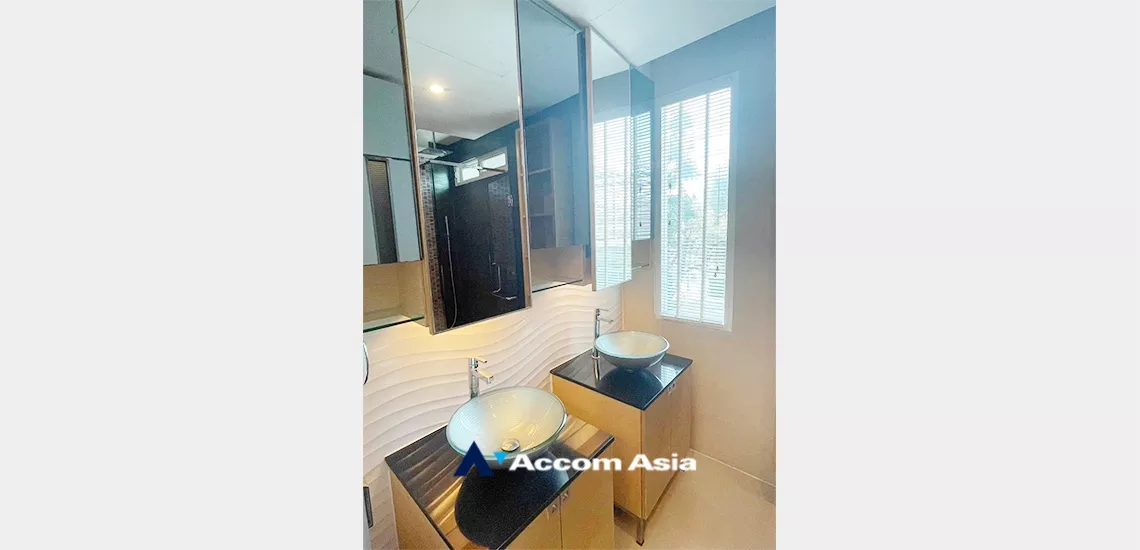 9  4 br House for rent and sale in pattanakarn ,Bangkok  AA34286