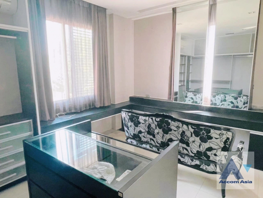 15  4 br House for rent and sale in Pattanakarn ,Bangkok  at Golden Nakara Onnut Motorway AA34286