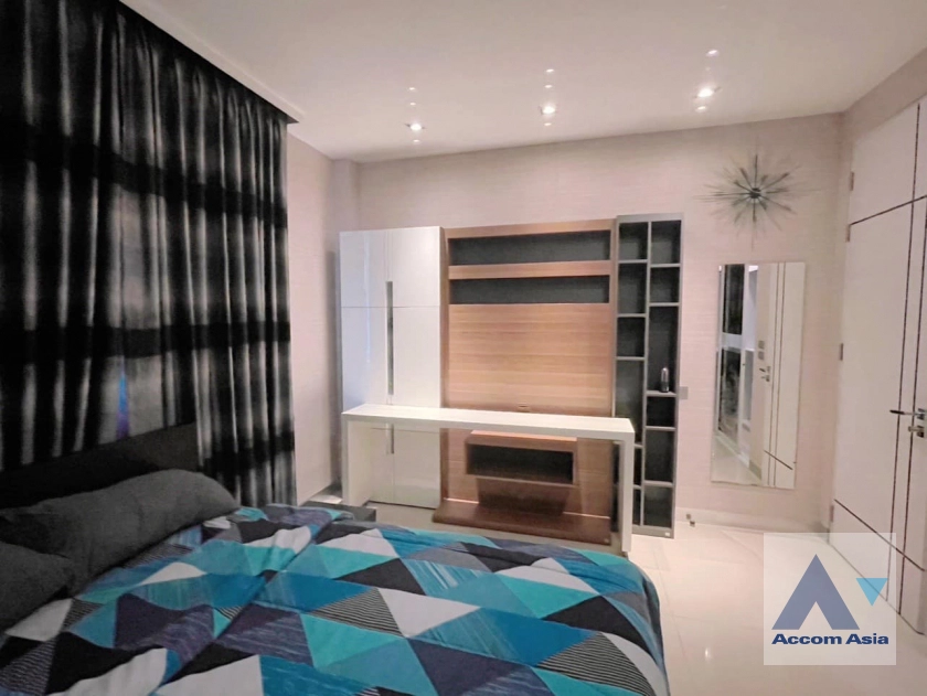 11  4 br House for rent and sale in Pattanakarn ,Bangkok  at Golden Nakara Onnut Motorway AA34286