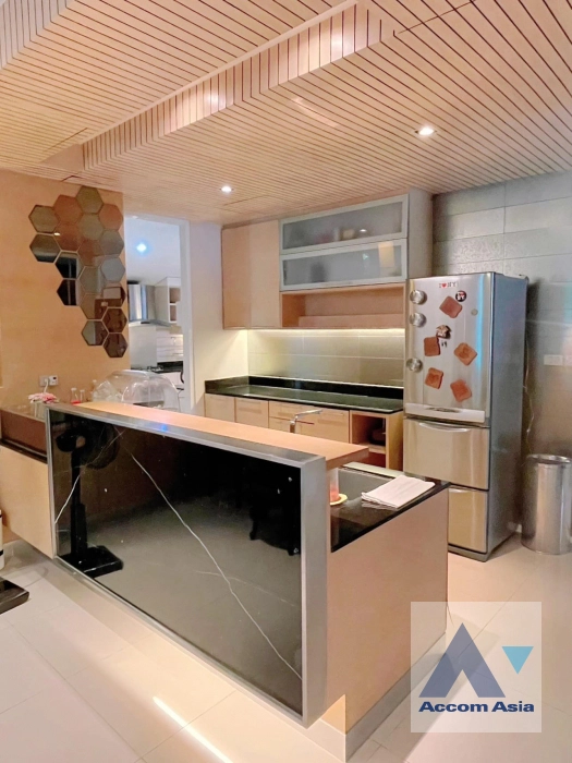 5  4 br House for rent and sale in Pattanakarn ,Bangkok  at Golden Nakara Onnut Motorway AA34286