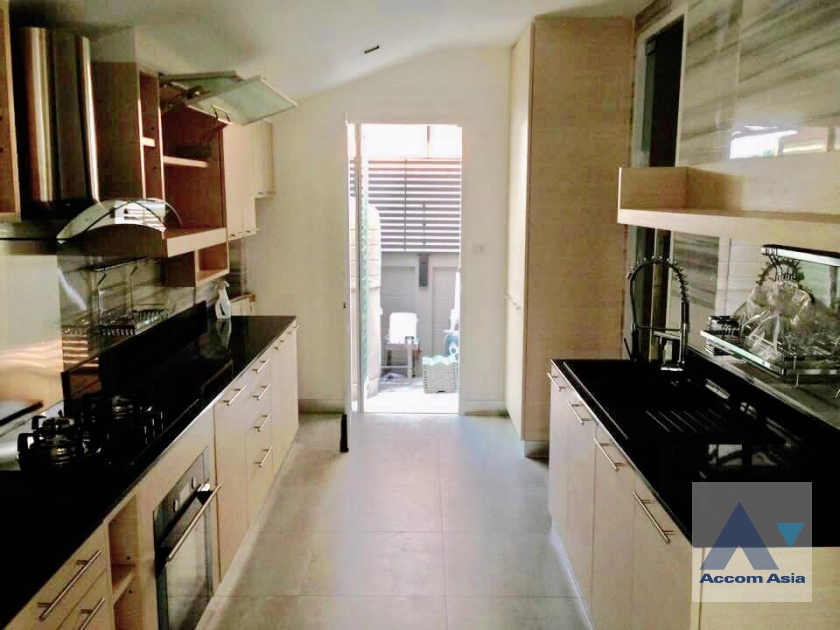6  4 br House for rent and sale in Pattanakarn ,Bangkok  at Golden Nakara Onnut Motorway AA34286