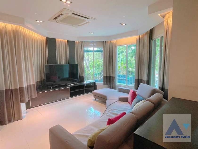 4  4 br House for rent and sale in Pattanakarn ,Bangkok  at Golden Nakara Onnut Motorway AA34286