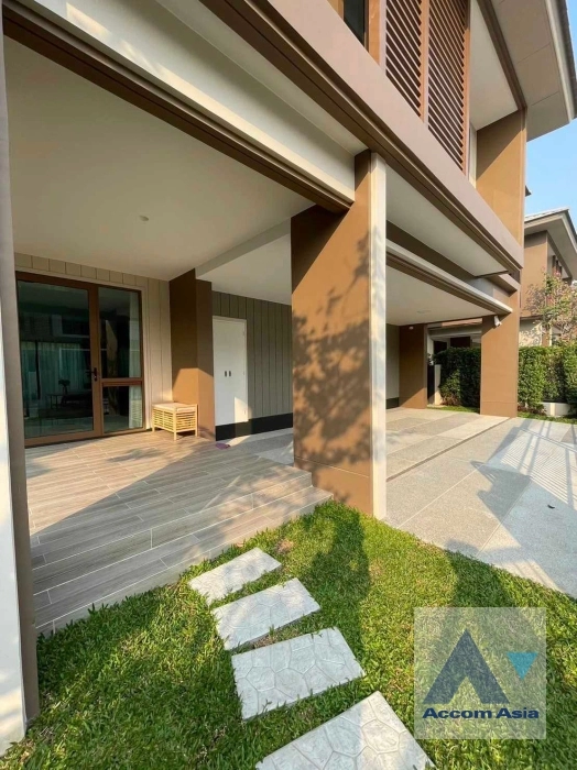 unit 4 Bedrooms  House For Rent in Krungthep Kreetha, Bangkok  near  Yaek Lam Sali (AA34321)