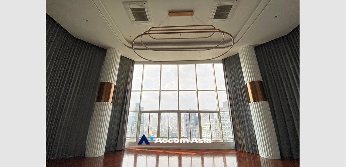 unitHuge Terrace, Double High Ceiling, Triplex, Penthouse | Moon Tower