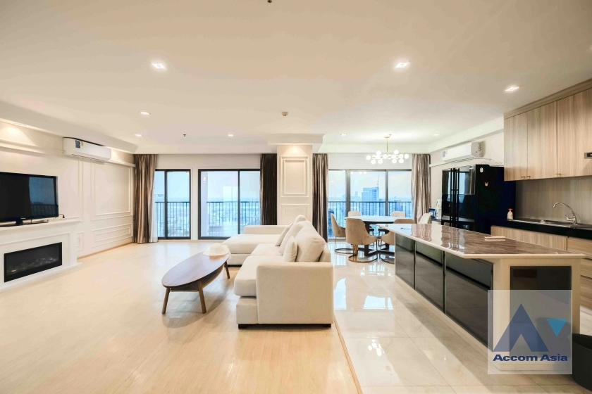 unitPenthouse | Luxury condo with city view, separate bedroom and closed kitchen (AA34367)