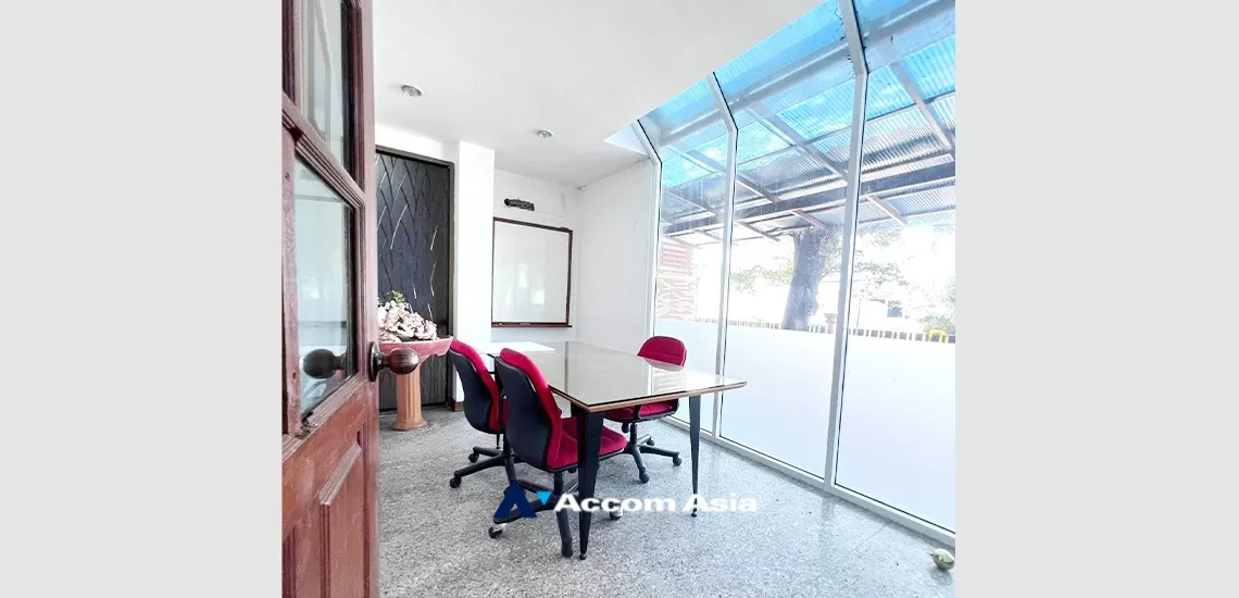 7  4 br House for rent and sale in Lat Phrao ,Bangkok BTS Thong Lo AA34374