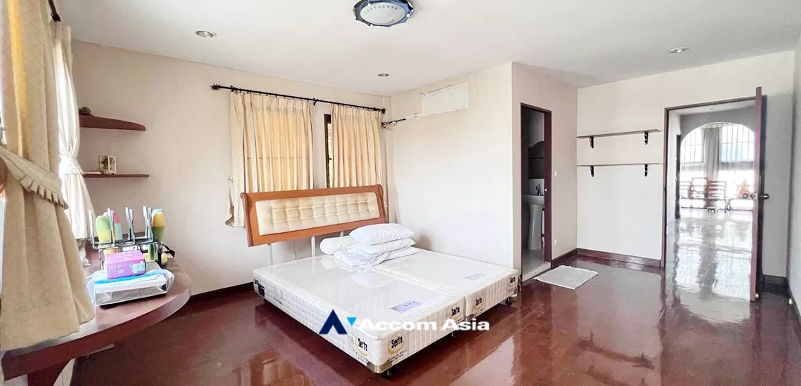 15  4 br House for rent and sale in ratchadapisek ,Bangkok BTS Thong Lo AA34374