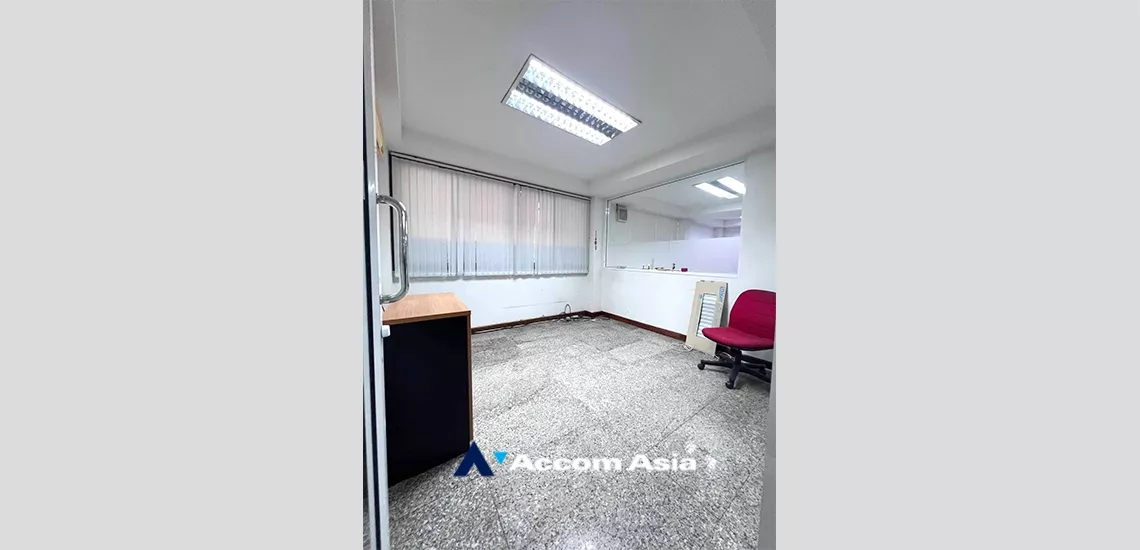 8  4 br House for rent and sale in Lat Phrao ,Bangkok BTS Thong Lo AA34374