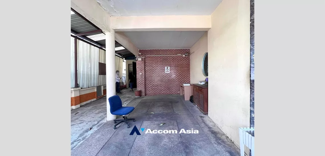 18  4 br House for rent and sale in ratchadapisek ,Bangkok BTS Thong Lo AA34374