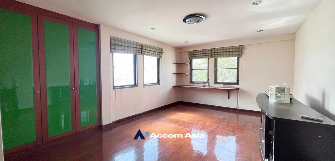 10  4 br House for rent and sale in ratchadapisek ,Bangkok BTS Thong Lo AA34374