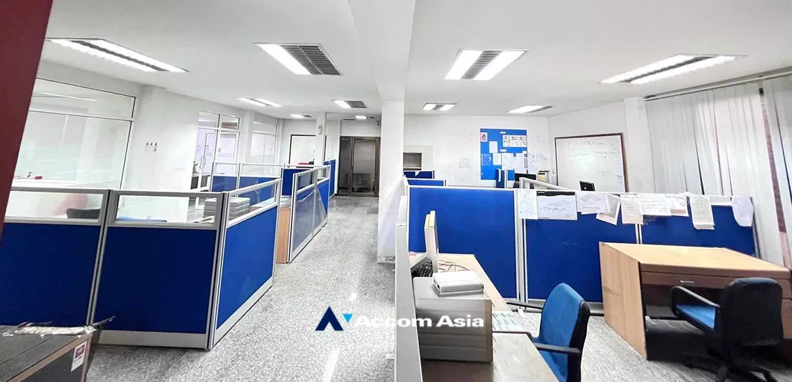  1  4 br House for rent and sale in Lat Phrao ,Bangkok BTS Thong Lo AA34374