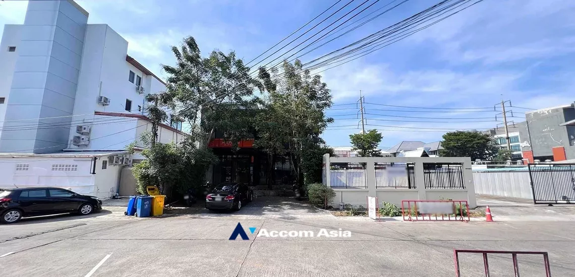 24  4 br House for rent and sale in ratchadapisek ,Bangkok BTS Thong Lo AA34374