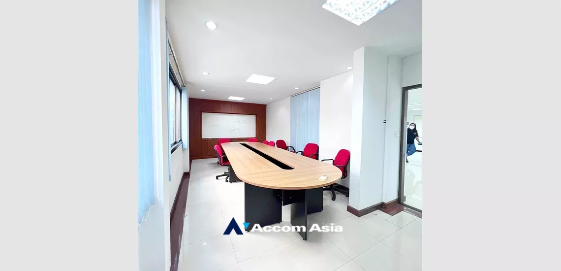 6  4 br House for rent and sale in Lat Phrao ,Bangkok BTS Thong Lo AA34374