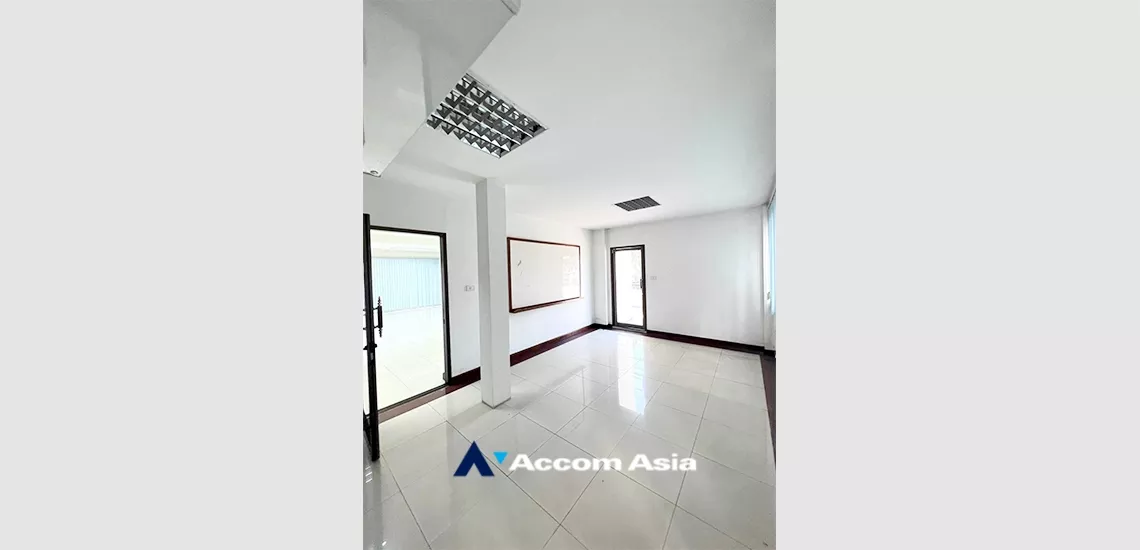 5  4 br House for rent and sale in Lat Phrao ,Bangkok BTS Thong Lo AA34374