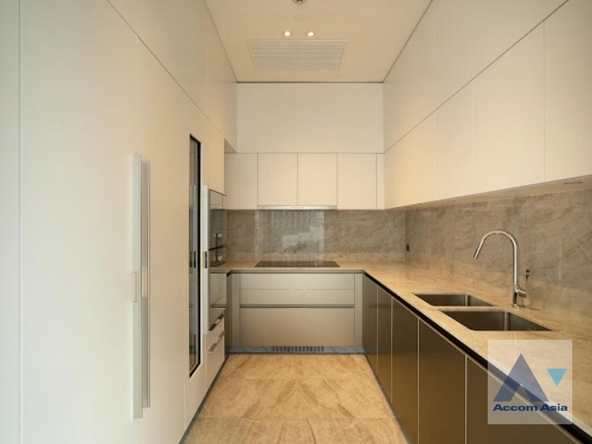 5  2 br Condominium For Sale in Ploenchit ,Bangkok BTS Chitlom at Scope Langsuan AA34397