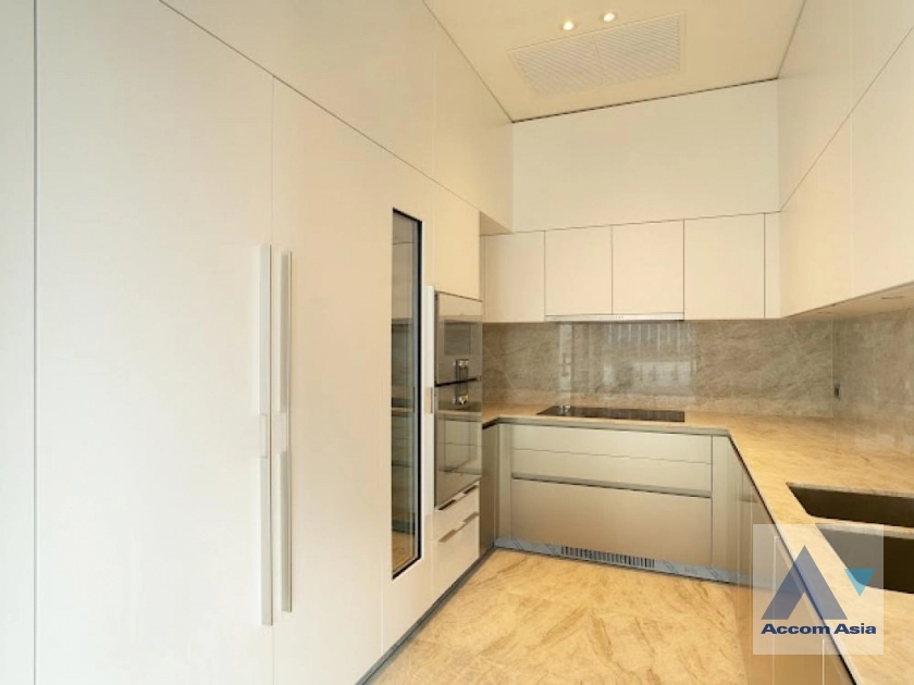 6  2 br Condominium For Sale in Ploenchit ,Bangkok BTS Chitlom at Scope Langsuan AA34397