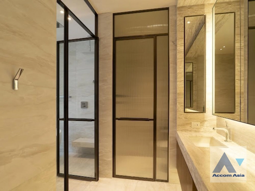 19  2 br Condominium For Sale in Ploenchit ,Bangkok BTS Chitlom at Scope Langsuan AA34397