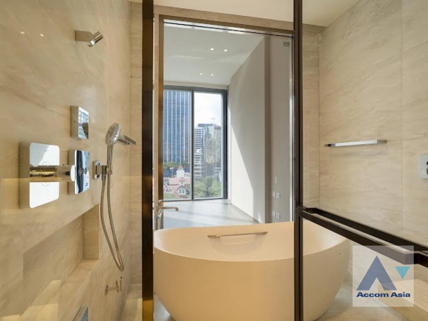 11  2 br Condominium For Sale in Ploenchit ,Bangkok BTS Chitlom at Scope Langsuan AA34397