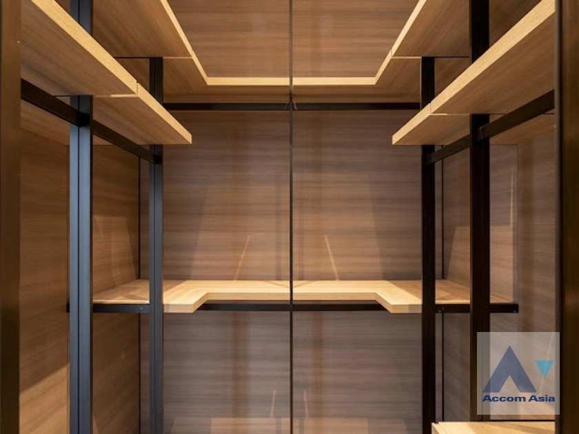 18  2 br Condominium For Sale in Ploenchit ,Bangkok BTS Chitlom at Scope Langsuan AA34397